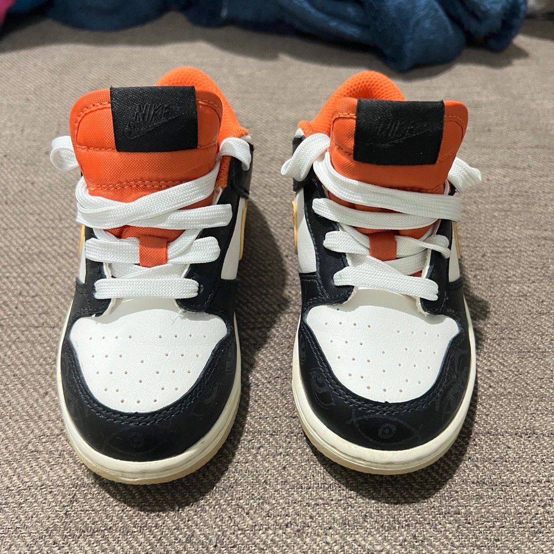 Nike Dunk Low PRM “Halloween 2021” (Size 10C) (Category: Babies & Kids Fashion) located in Caloocan City. Submitted by _acearanda (Listing ID 1442681175, Image 1). Description: Nike Kids Dunk Low PRM “Halloween 2021” Glow in the Dark 100% Authentic from Nike - Like new - No smell - Clean inside - No issue Rfs: Naliitan na..