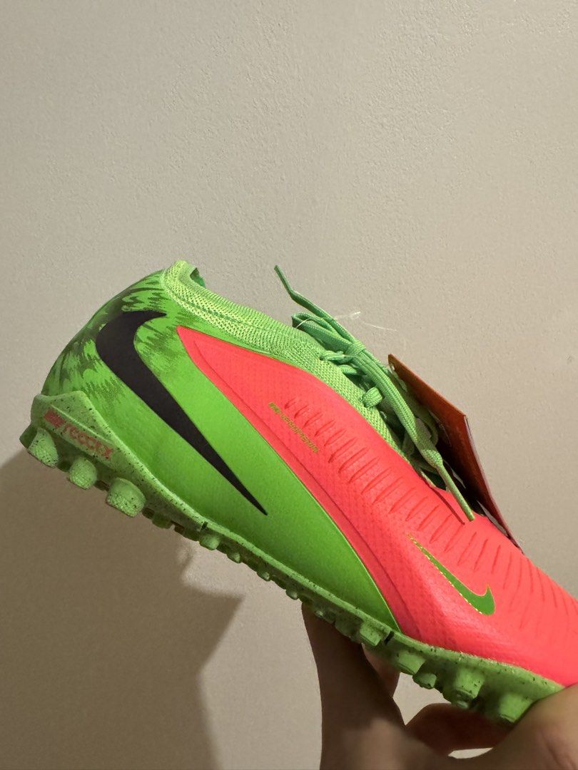 Nike React Phantom 6 Low Pro EH TF (Erling Haaland Edition) (Category: Sneakers) located in Taguig. Submitted by mark_178 (Listing ID 1442655160, Image 2). Description: * Size: US 9.5 * Brand new, never used. * Selling because the size doesn’t fit me. * Purchased in Korea. * Price is firm. No negotiations, please. * Meet-up in BGC only, or delivery via Grab..