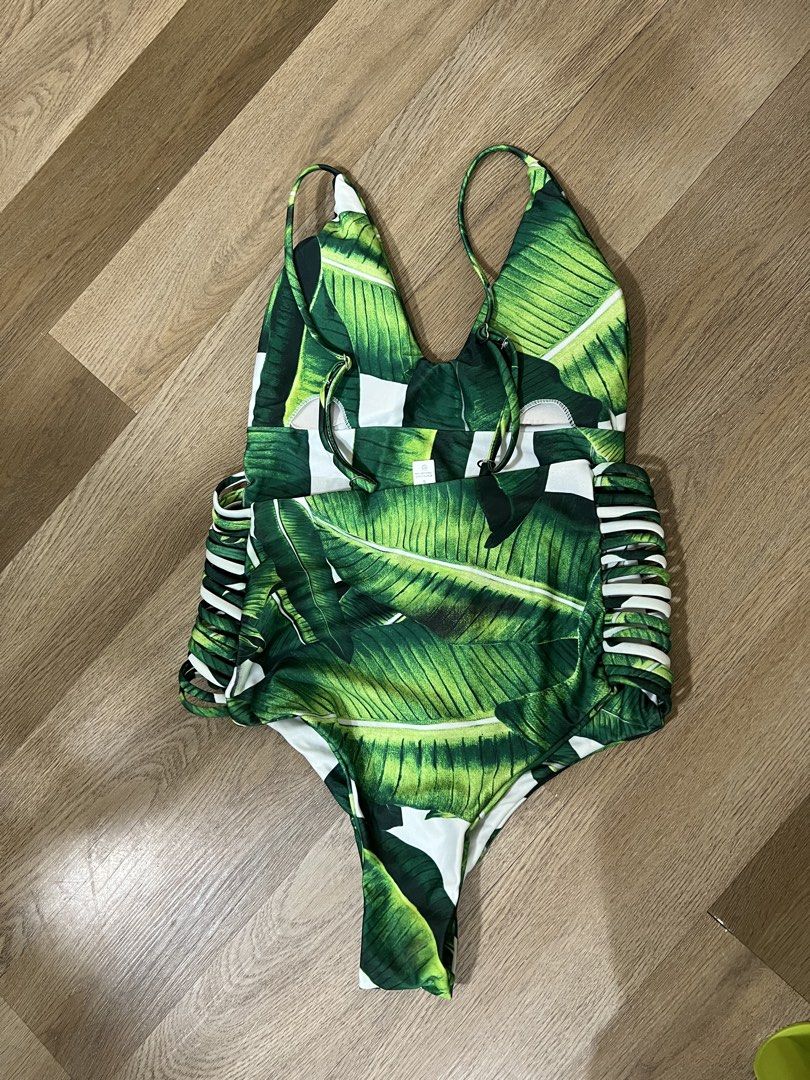 One piece swimsuit [brand new] (Category: Bikinis & Swimsuits) located in Manila. Submitted by angieeeler (Listing ID 1442647151, Image 2). Description: Never used one piece swimsuit Fits Small to Medium With pads.