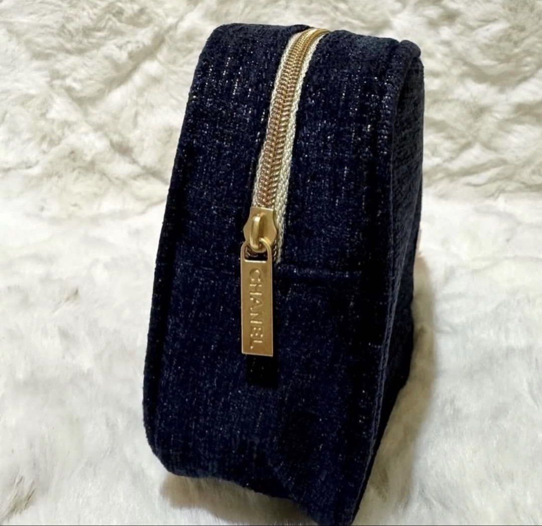 ONHAND Denim Blue Makeup Pouch VIP GIFT | GWP (Category: Purses & Pouches) located in Bulacan. Submitted by allysalvador11 (Listing ID 1442645424, Image 2). Description: ONHAND VIP ITEMS | GWP 💓 We can do lalamove if abot sa area nyo PAYMENT FIRST! IF IN DOUBT, DON’T TRANSACT. Don’t waste my time ✨ Disclaimer: We are not affiliated, associated, or in any way officially connected with the brand(s) mentioned in this post, nor with any subsidiaries