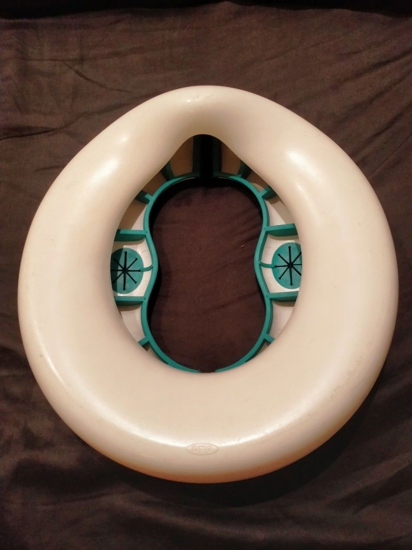 Original OxoTot Foldable Potty (Category: Changing Mats & Accessories) located in Manila. Submitted by rackmnl (Listing ID 1442558975, Image 3). Description: Very handy potty for parents on the go. Bought for P1999.00 brand new. .