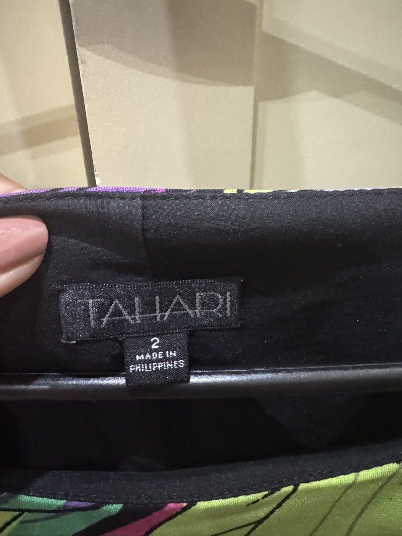 Original Tahari Dress (Category: Dresses) located in Quezon City. Submitted by aiceev (Listing ID 1442688245, Image 2). Description: .