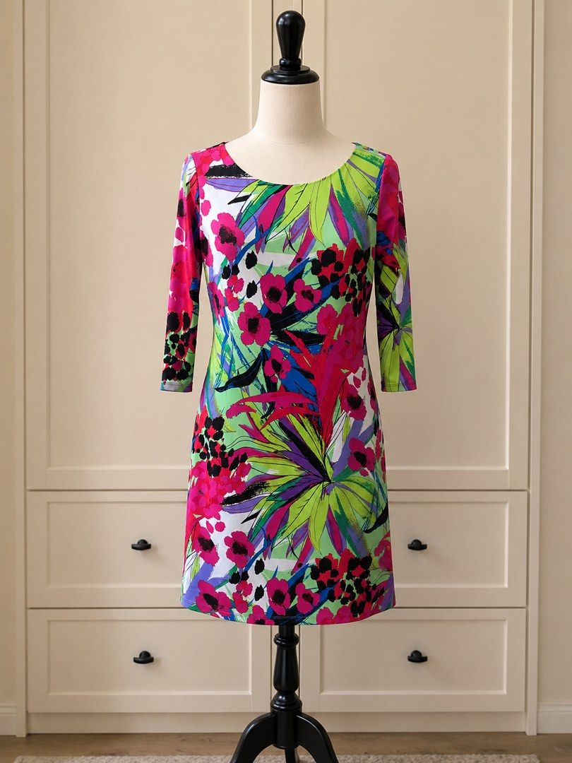 Original Tahari Dress (Category: Dresses) located in Quezon City. Submitted by aiceev (Listing ID 1442688245, Image 1). Description: .