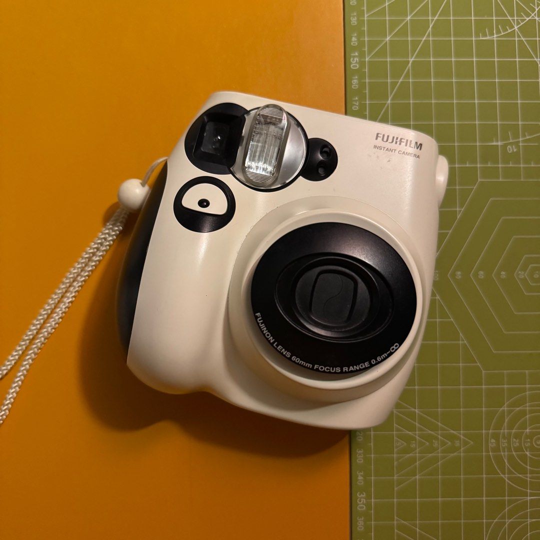 Panda Instax Mini 7s (Category: Cameras) located in Makati City. Submitted by smolpapi (Listing ID 1442718518, Image 1). Description: NOTE: Not sure if still working since I don’t have batteries for testing.