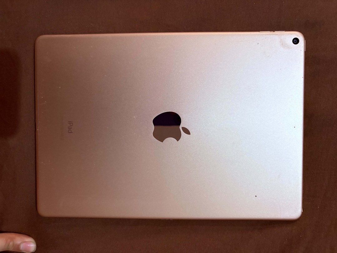Pink iPad Air 3 (2019) 64GB (Category: iPad) located in Quezon City. Submitted by preloved.ljd (Listing ID 1442591341, Image 2). Description: iPad Air 3 2019 with tempered glass (can be removed) and case with slight white marks on screen No charger.