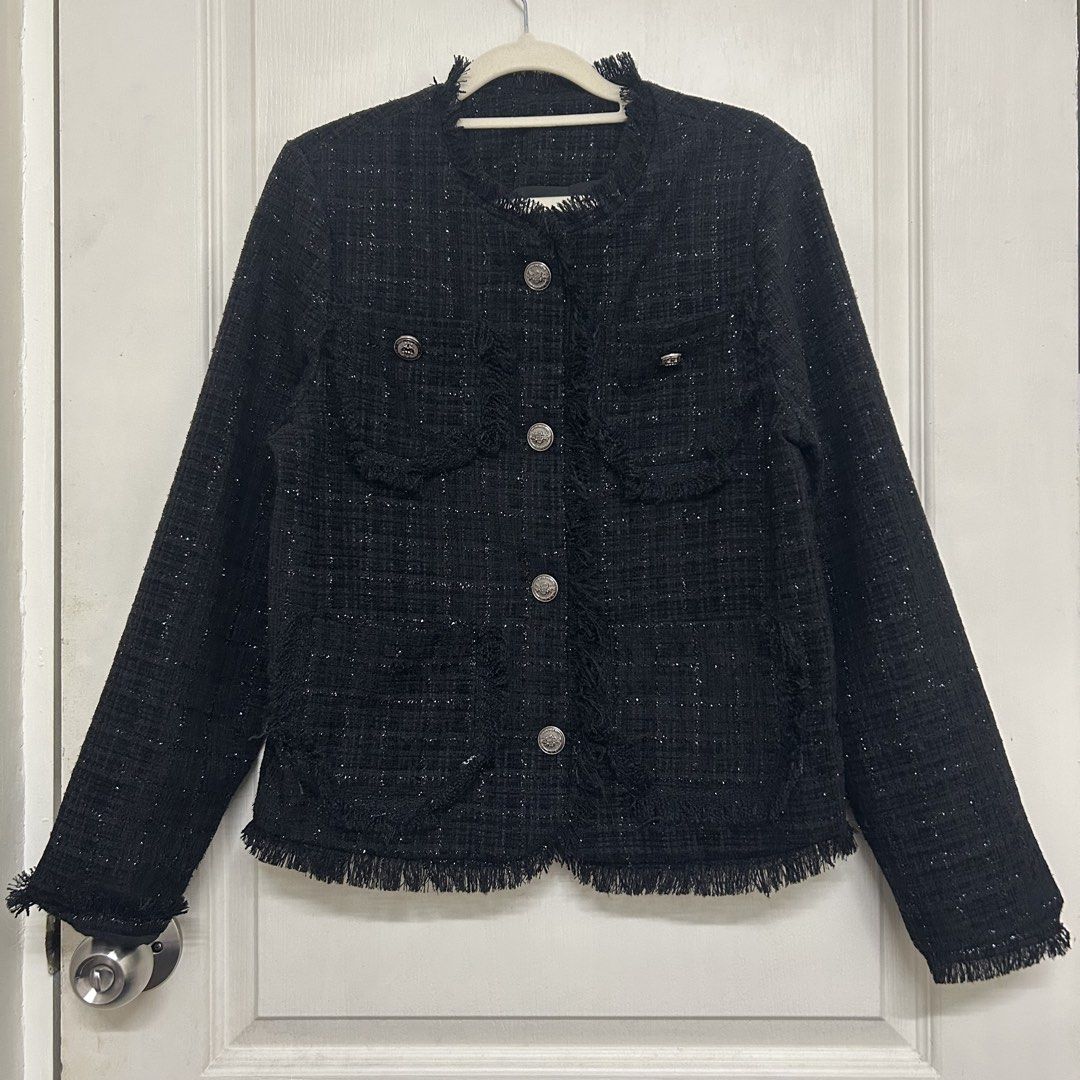 Preloved | Black Tweed Blazer (Category: Coats, Jackets and Outerwear) located in Caloocan City. Submitted by trisdeclutters (Listing ID 1442615226, Image 1). Description: Last price already Best fit M Bust: 36" when closed Length: 23" Sleeve length: 23" With inner lining With 4 front pockets No flaws, good as new ‼️no reservations, exchange, cancellation, return, refund‼️.