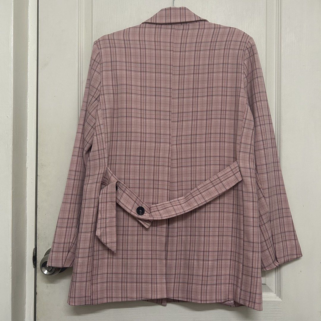 Preloved | Pink Plaid Blazer (Category: Coats, Jackets and Outerwear) located in Caloocan City. Submitted by trisdeclutters (Listing ID 1442703541, Image 2). Description: Last price already Bust: 38" when closed Length: 29" Sleeve length: 23.5" With inner lining Used only once for a presentation No flaws, good as new ‼️no reservations, exchange, cancellation, return, refund‼️.