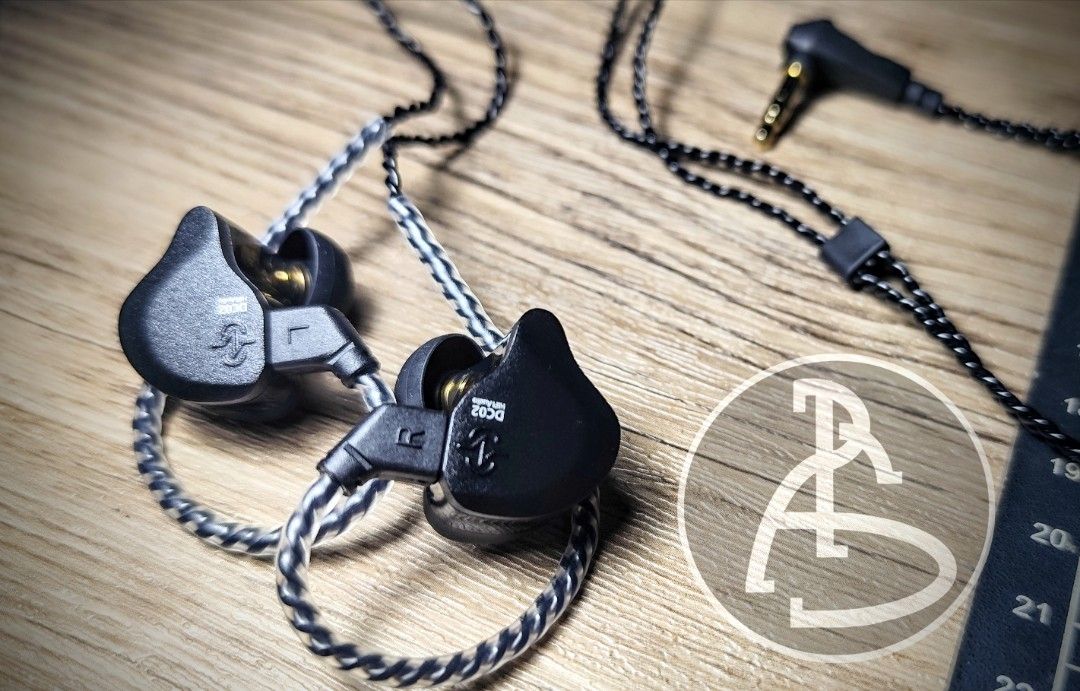 Pro IEMs - In ear Monitors - High resolution Dynamic driver by CCZ (Category: Earphones) located in Pasay City. Submitted by radtek (Listing ID 1442703602, Image 1). Description: ✅Brand new and Sealed. Guaranteed Authentic 💯 ☑️High performance IEMs ✅Ergonomic fit. Detailed sound with great bass presence. ☑️Best for DJs, Performers, Singers, Musicians, Streamers or for pure music enjoyment. ✅ Studio, Stage, or daily use. SPECS: Driver: 10mm Dynam