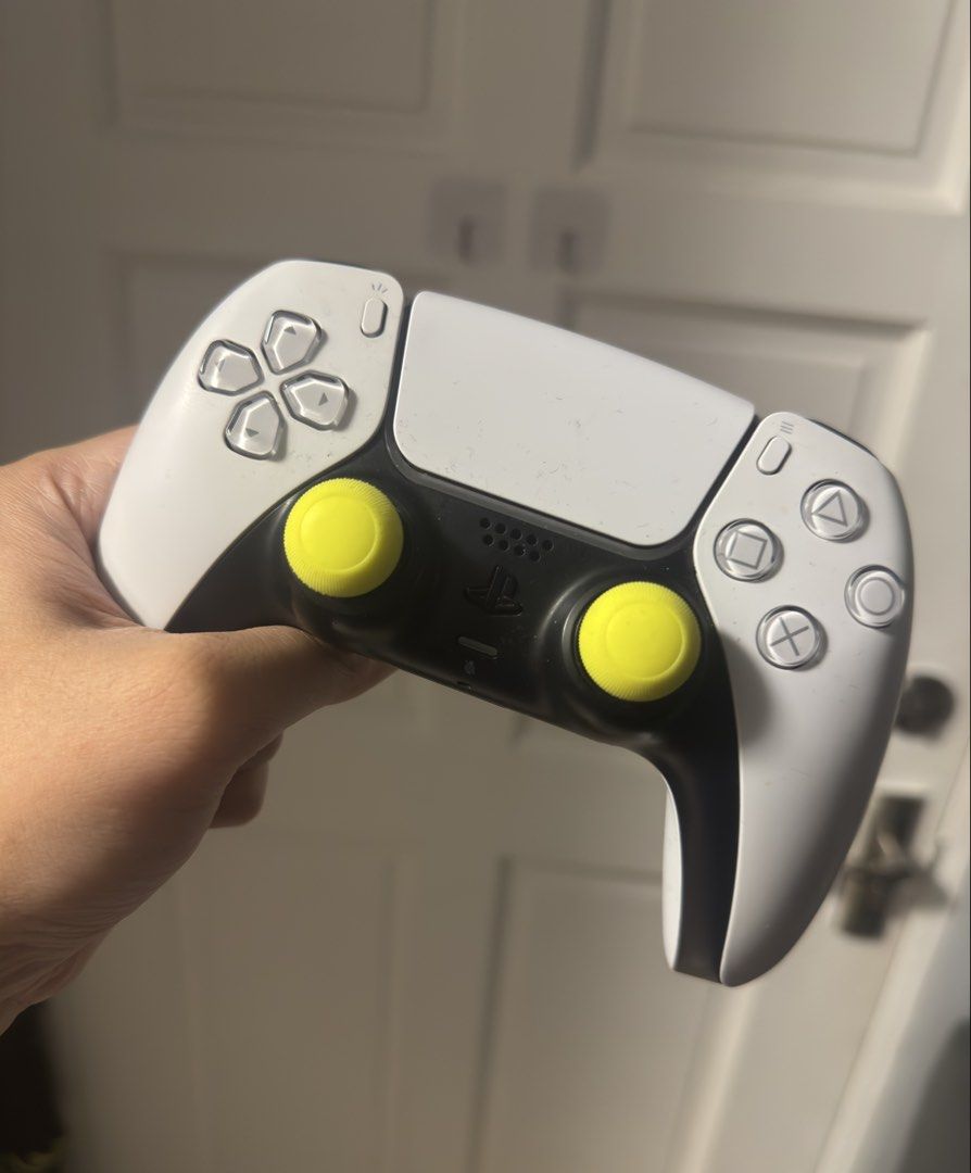 PS5 DualSense Wireless Controller (Category: Controllers) located in Pasig City. Submitted by robbiseraphin (Listing ID 1442714648, Image 1). Description: 🎮 Selling: Dualsense ps5 controller (with custom neon thumb grip) 💰 For only 2000 php nalang! 📍 Item is in Mandaluyong —————— 📱 PM or message me at 09685161752 for any questions .