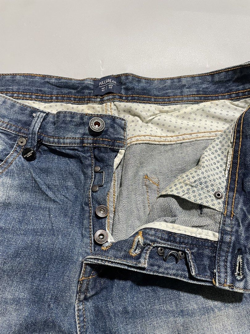 Pull & Bear Blue Washed Denim Shorts (Category: Shorts) located in Taguig. Submitted by sellnbustle (Listing ID 1442651742, Image 3). Description: Pull & Bear Blue Washed Denim Shorts Buttonfly Size 34 waist 22” length 9.5” leg opening Excellent condition Cut wash tag.