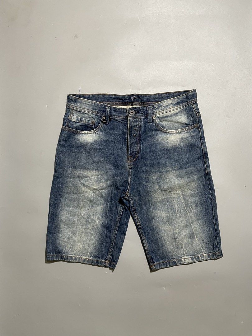 Pull & Bear Blue Washed Denim Shorts (Category: Shorts) located in Taguig. Submitted by sellnbustle (Listing ID 1442651742, Image 1). Description: Pull & Bear Blue Washed Denim Shorts Buttonfly Size 34 waist 22” length 9.5” leg opening Excellent condition Cut wash tag.