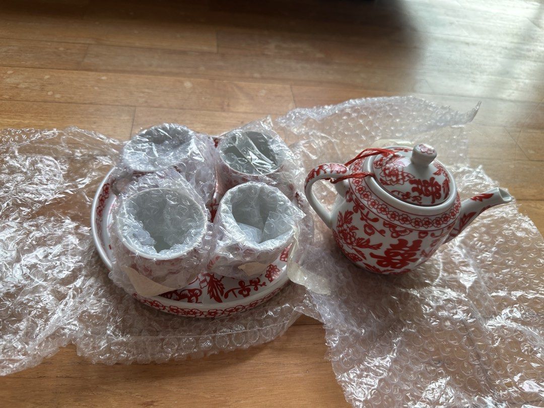 Red Double Happiness Teapot and Cups Set476561033816985602