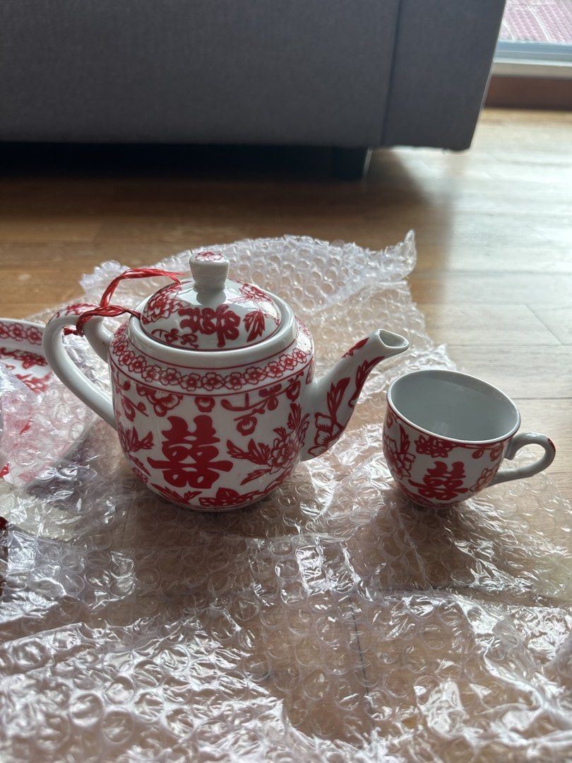 Red Double Happiness Teapot and Cups Set476561033816985601