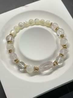 (Category: ) located in . Submitted by ilovemoneyxx (Listing ID 1442595118, Image 1). Description: .