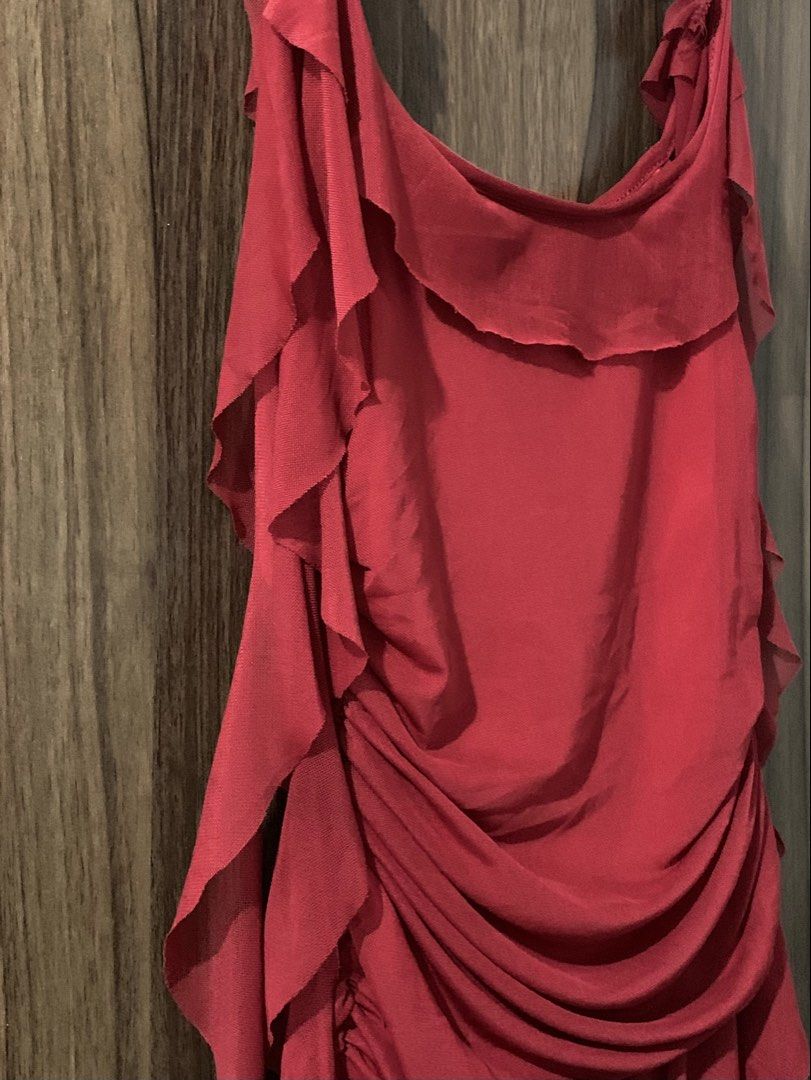 ruffle fitted 2way red dress (Category: Dresses) located in Manila. Submitted by hersheysdeclutterz (Listing ID 1442668542, Image 2). Description: waistline: 23-26 -bought from a local tiktok shop -worn once for a halloween party .