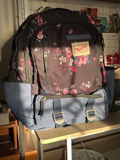 (Category: ) located in . Submitted by silver.elle_preloved (Listing ID 1442729391, Image 1). Description: .
