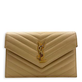 (Category: ) located in . Submitted by carousellluxury (Listing ID 1442626202, Image 1). Description: .