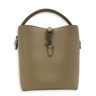 (Category: ) located in . Submitted by carousellluxury (Listing ID 1442624593, Image 1). Description: .