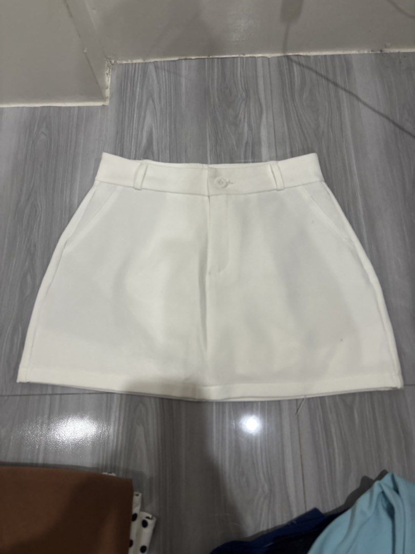 Short Skirts 250 Each (Category: Skirts) located in Manila. Submitted by inationg (Listing ID 1442589340, Image 3). Description: S-M only.