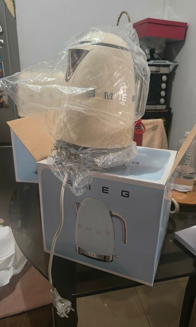 SMEG ELECTRIC KETTLE 1.7L (Category: Cookware & Accessories) located in Taguig. Submitted by mschelsea (Listing ID 1442565522, Image 2). Description: brand new from SG SLIGHTY NEGO NO FUNNY OFFERS PLS PICK UP ANYTIME. SHIPMENT THRU LBC COP PAY FOR THE ITEM AND SHIPPING WILL BE PAID IN LBC.