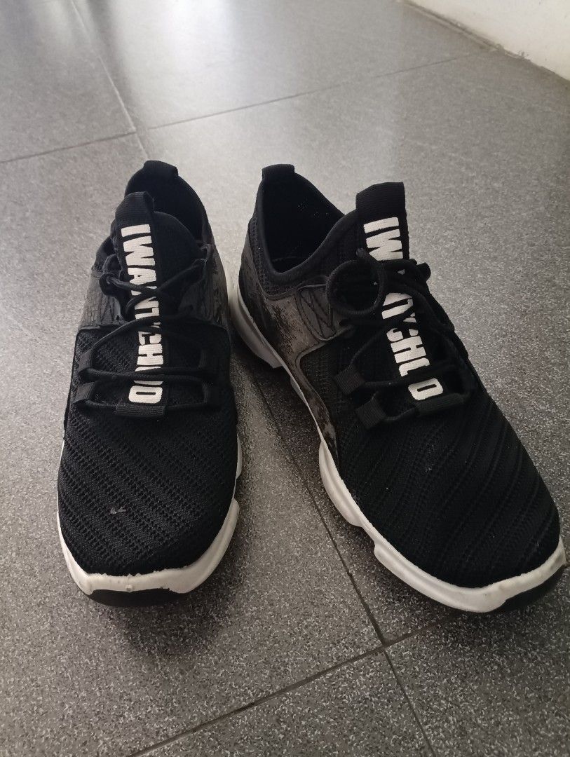 Sneakers for Men (Category: Sneakers) located in Banga. Submitted by princess.declutter (Listing ID 1442589478, Image 1). Description: Unisex Size:43 Cash On Delivery via Enstack Ph.