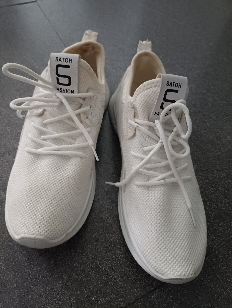 Sneakers for Men (Category: Sneakers) located in Banga. Submitted by princess.declutter (Listing ID 1442589953, Image 1). Description: Unisex Size:43 Cash On Delivery via Enstack Ph.