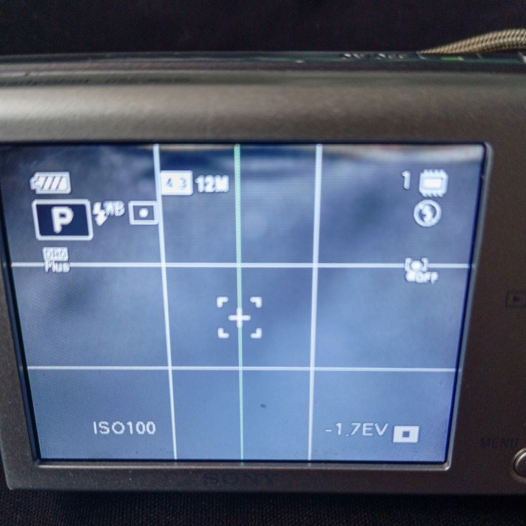 Sony Cyber-shot DSC-W510 (Category: Cameras) located in Bulacan. Submitted by flipsrus (Listing ID 1442642918, Image 2). Description: - Comes with bag, battery and charger See photos for the sample pics Issues: - Yang green line sa gitna (doesnt affect the output) - Maluwag yung port ng USB pero nalalock naman ulit - hard touch yung delete button pero napipindot din naman slight nego If delivery, payment first po. Can send naman po the past trans