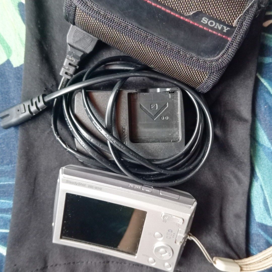 Sony Cyber-shot DSC-W510 (Category: Cameras) located in Bulacan. Submitted by flipsrus (Listing ID 1442642918, Image 3). Description: - Comes with bag, battery and charger See photos for the sample pics Issues: - Yang green line sa gitna (doesnt affect the output) - Maluwag yung port ng USB pero nalalock naman ulit - hard touch yung delete button pero napipindot din naman slight nego If delivery, payment first po. Can send naman po the past trans