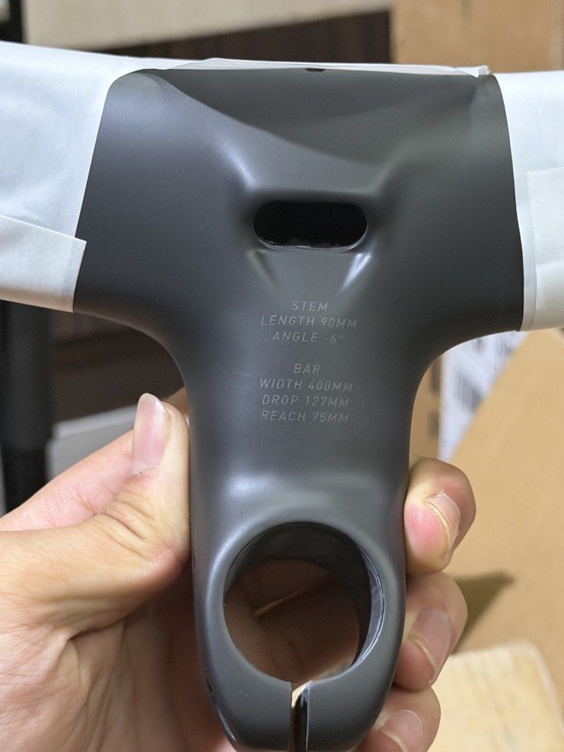 Specialized Roval Rapide Integrated Bar 400mmx90mm, 4 flare, <Ready Instock> + Roval bolt-on computer mount: S219900058 + Tarmac SL7 headset transition spacer: S232500001 (Category: Parts & Accessories) located in Singapore. Submitted by echocycling (Listing ID 1442718525, Image 2). Description: Ready Instock 278 Toh Guan Road S600278 for collection Installation service avaiaoble at additional cost Comes included: Roval bolt-on computer mount: S2