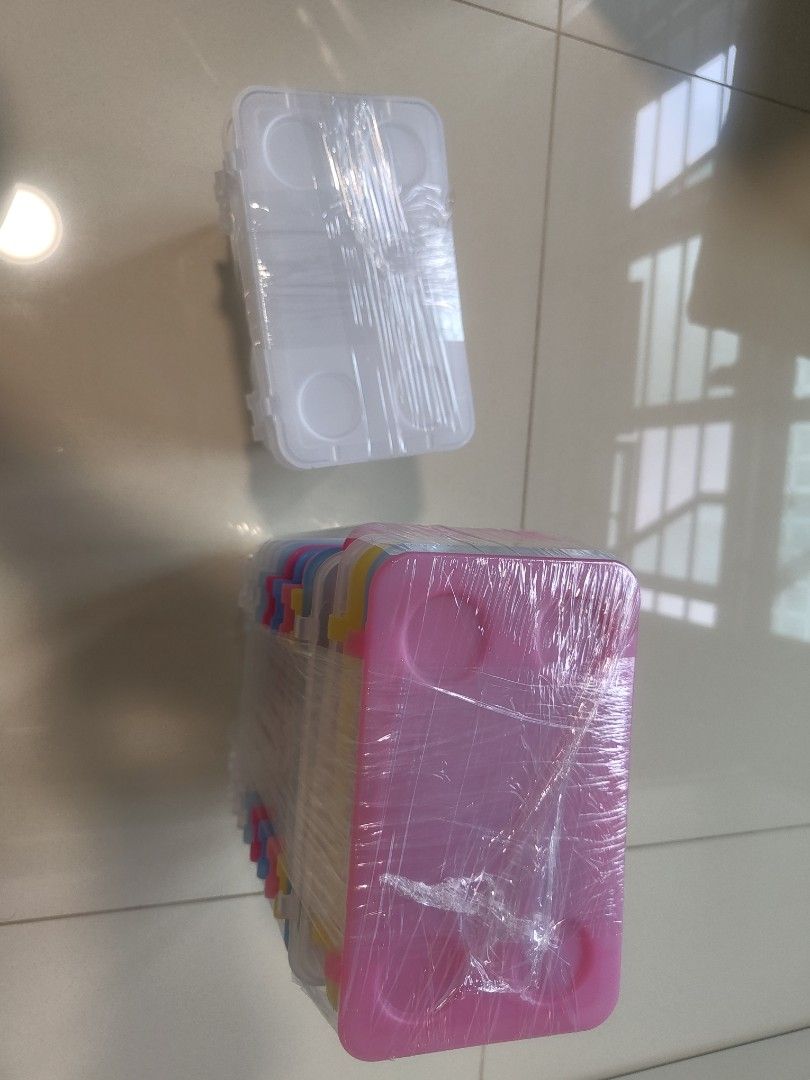 Stackable Clear Plastic Storage Boxes with Colored Lids476551668312975361