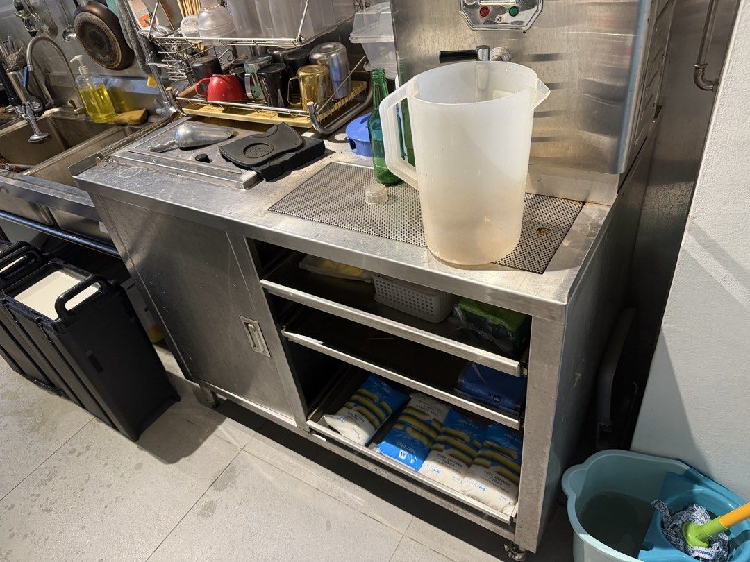 Stainless steel counter