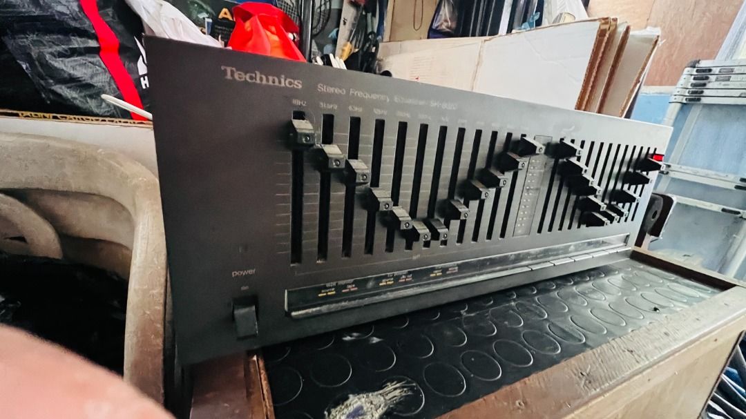 Technics Vintage Stereo Frequency Equalizer SH-8020 (1980–1981) (Category: Other Audio Equipment) located in Baguio. Submitted by mystic.mt (Listing ID 1442638830, Image 3). Description: 📻 FOR SALE: Technics SH-8020 Graphic Equalizer (1980–1981) The perfect "missing link" to complete your classic silver-face Japanese hi-fi stack. Features a massive 12 bands of control per channel, allowing you to precisely tune your system to your room's acousti