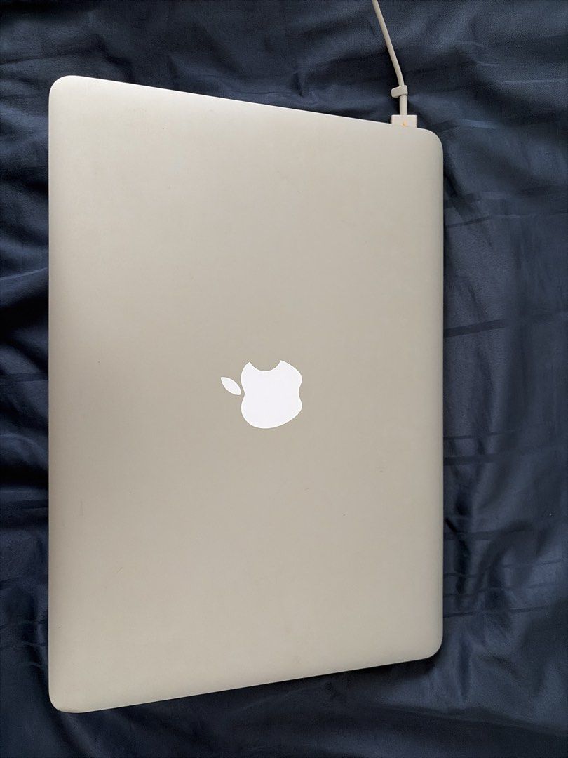 The MacBook Air (Early 2015)476502968941291527