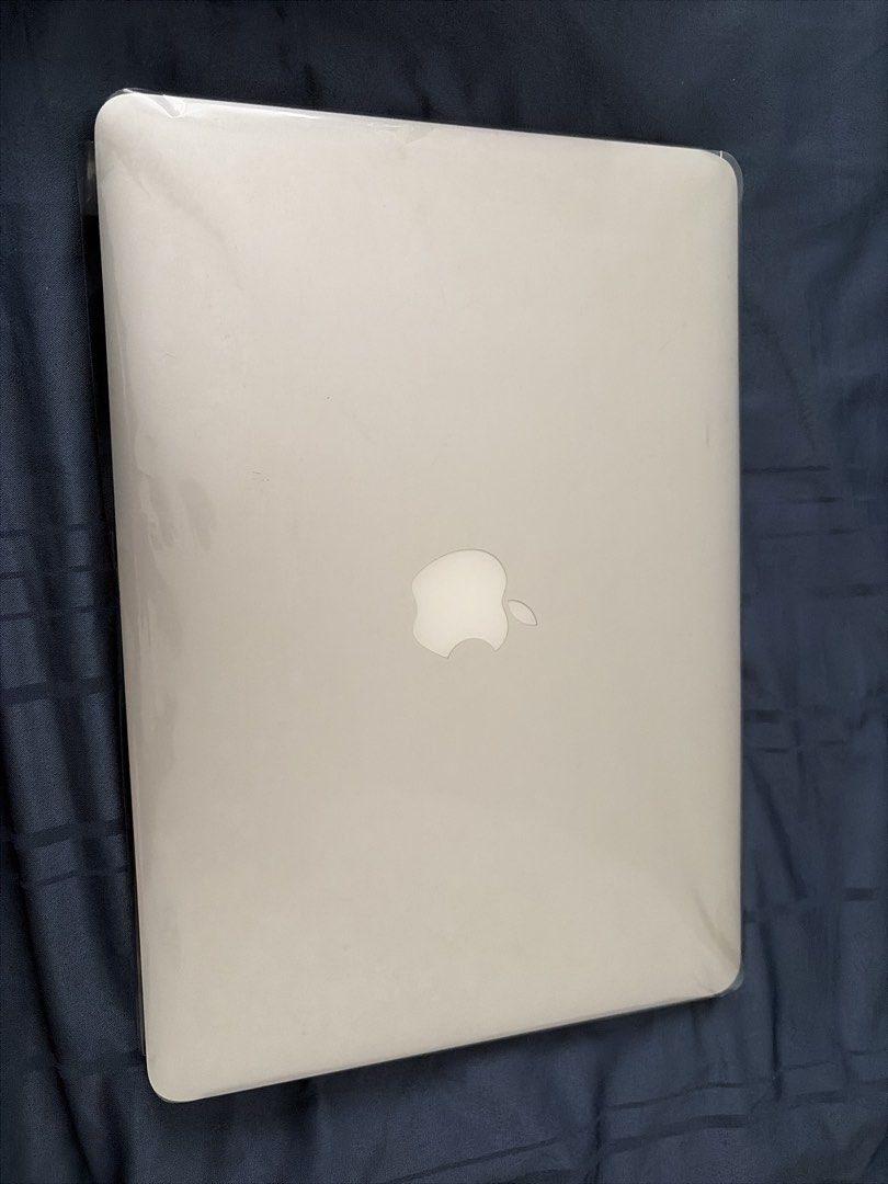 The MacBook Air (Early 2015)476502968941291522