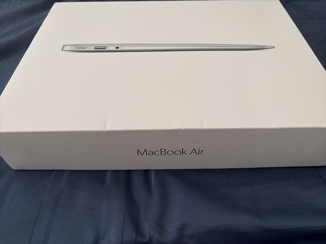 The MacBook Air (Early 2015)476502968941291521