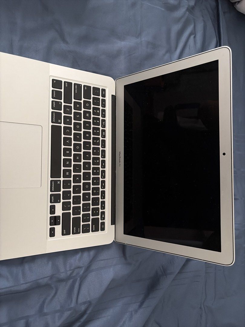 The MacBook Air (Early 2015)476502968941291524