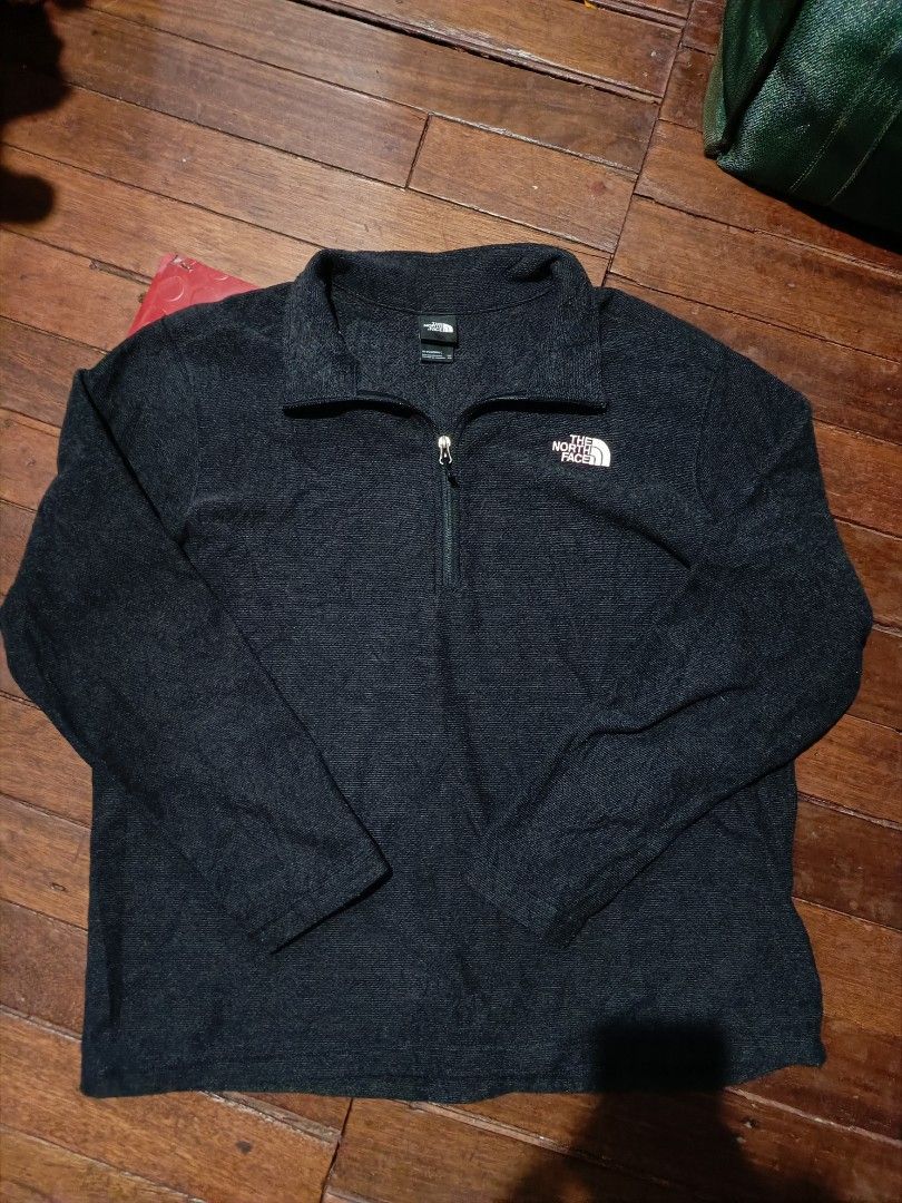 The North Face Fleece Qzip (Category: Coats, Jackets and Outerwear) located in Manila. Submitted by lootnlatch (Listing ID 1442667163, Image 1). Description: 26.5x29 authentic/legit excellent condition need wash only .