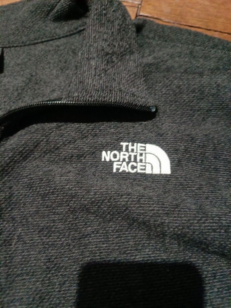 The North Face Fleece Qzip (Category: Coats, Jackets and Outerwear) located in Manila. Submitted by lootnlatch (Listing ID 1442667163, Image 2). Description: 26.5x29 authentic/legit excellent condition need wash only .