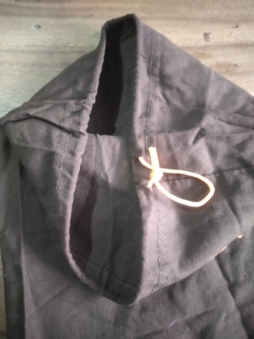 TOD'S Dust Bag (Category: Luxury Bags & Wallets) located in Pasig City. Submitted by aecollection03 (Listing ID 1442639107, Image 3). Description: - Original TOD'S dust bag - Color: Dark brown - Closure: Drawstring - Dimensions: Approx. 15 inches x 11 inches - Perfect for storing shoes or accessories - Clean and ready for use.