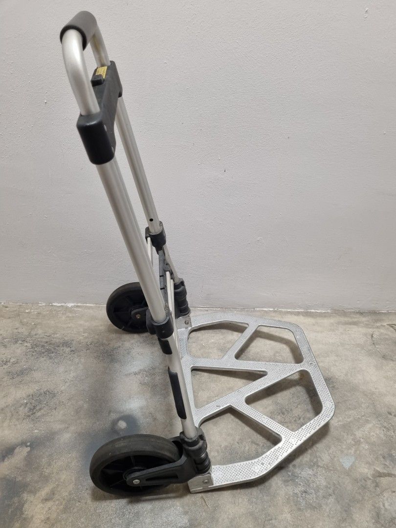 Trolley476897059213168643