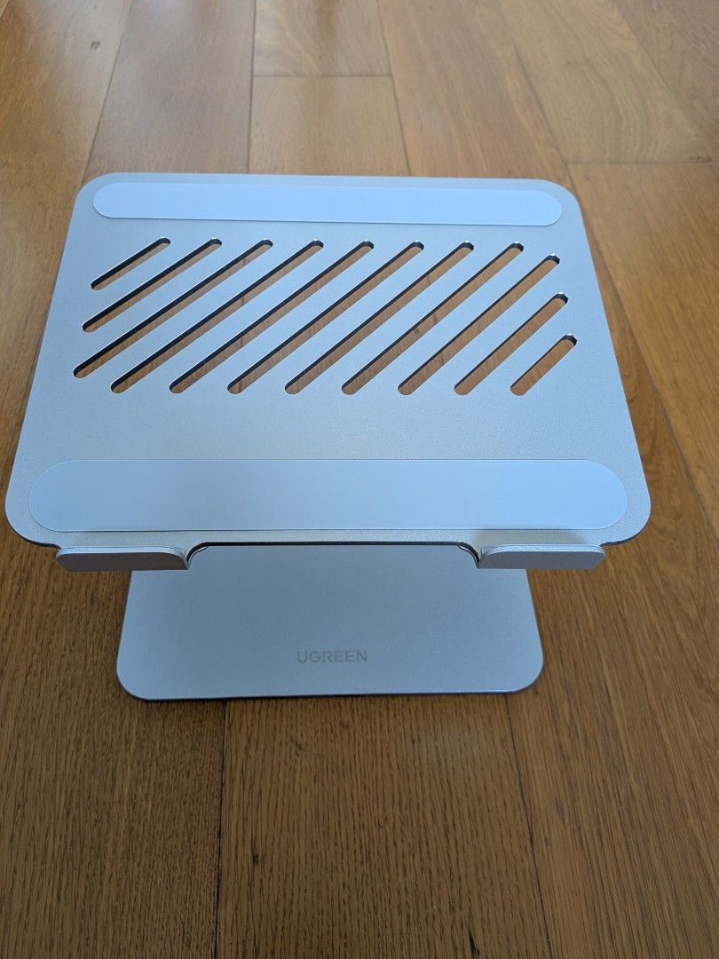 UGREEN Aluminum Laptop Stand Silver