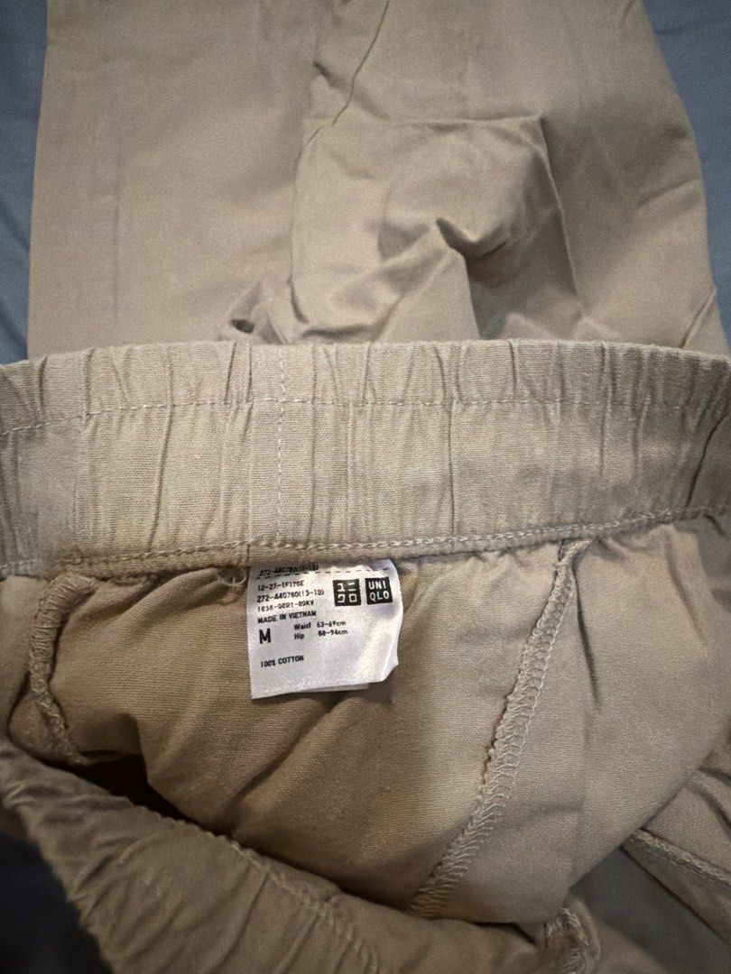 Uniqlo Beige Pants (Category: Other Bottoms) located in Cebu City. Submitted by getosimp (Listing ID 1442686917, Image 2). Description: Uniqlo Beige Cotton Pants (Size M). Comfy elastic waist, two side pockets. Perfect for casual outfits! No when worns.