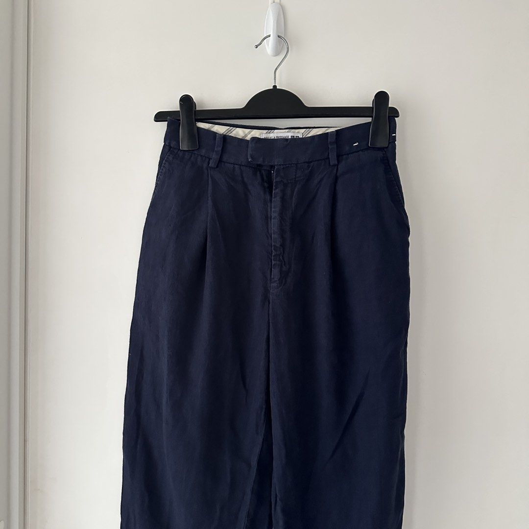 Uniqlo Navy Blue Pants (Category: Other Bottoms) located in Cebu City. Submitted by condodeclutterph (Listing ID 1442616703, Image 2). Description: .