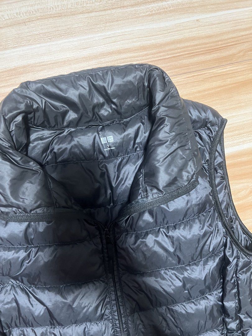 UNIQLO Ultra Light Down Vest Black / Small (Category: Coats, Jackets and Outerwear) located in Manila. Submitted by jk2578 (Listing ID 1442607627, Image 2). Description: Uniqlo Ultra Light Down Vest (Black) Great for casual or outdoor use.