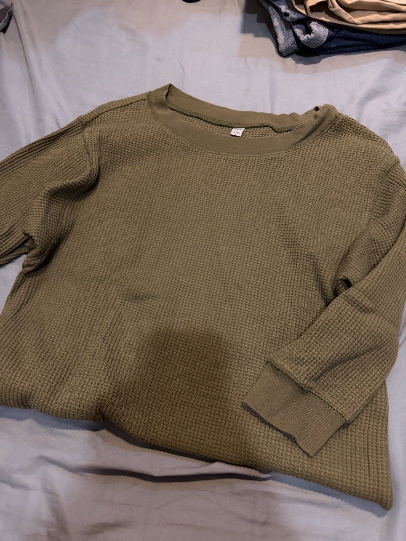 Uniqlo Waffle Knit Top (Category: Others Tops) located in Cebu City. Submitted by getosimp (Listing ID 1442688075, Image 1). Description: Uniqlo Olive Green Waffle Knit Sweater (Size S). No when worn.