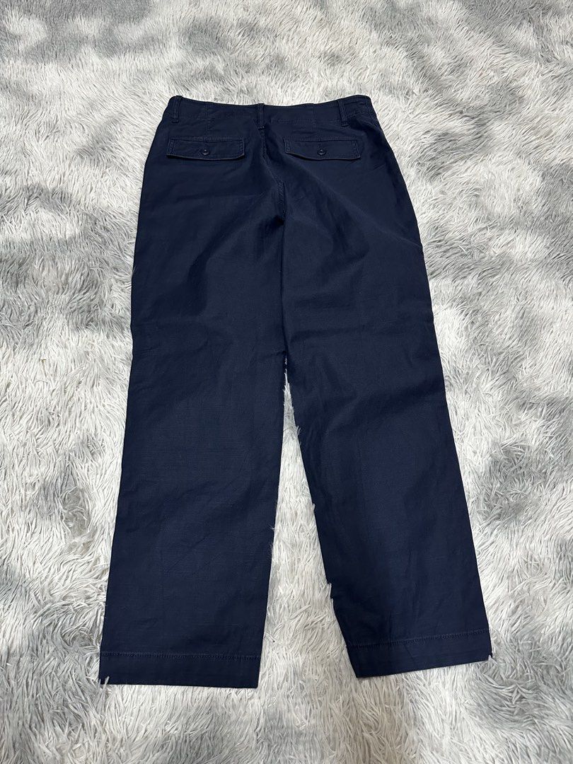 Un*qlo baker pants (Category: Jeans) located in Manila. Submitted by paulovenegaskalakal2020 (Listing ID 1442544086, Image 2). Description: For sale! Kalakal. Un*qlo baker pants Navy blue Size- 28 to 29 Length- 36 inches Thigh- 12 inches Knee- 9.5 inches Leg opening- 7 inches Good as new MINE 1,290 +sf.