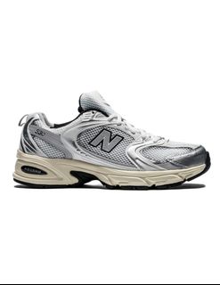 (Category: ) located in . Submitted by chillingimavillain_sneakerstwo (Listing ID 1442560236, Image 1). Description: .