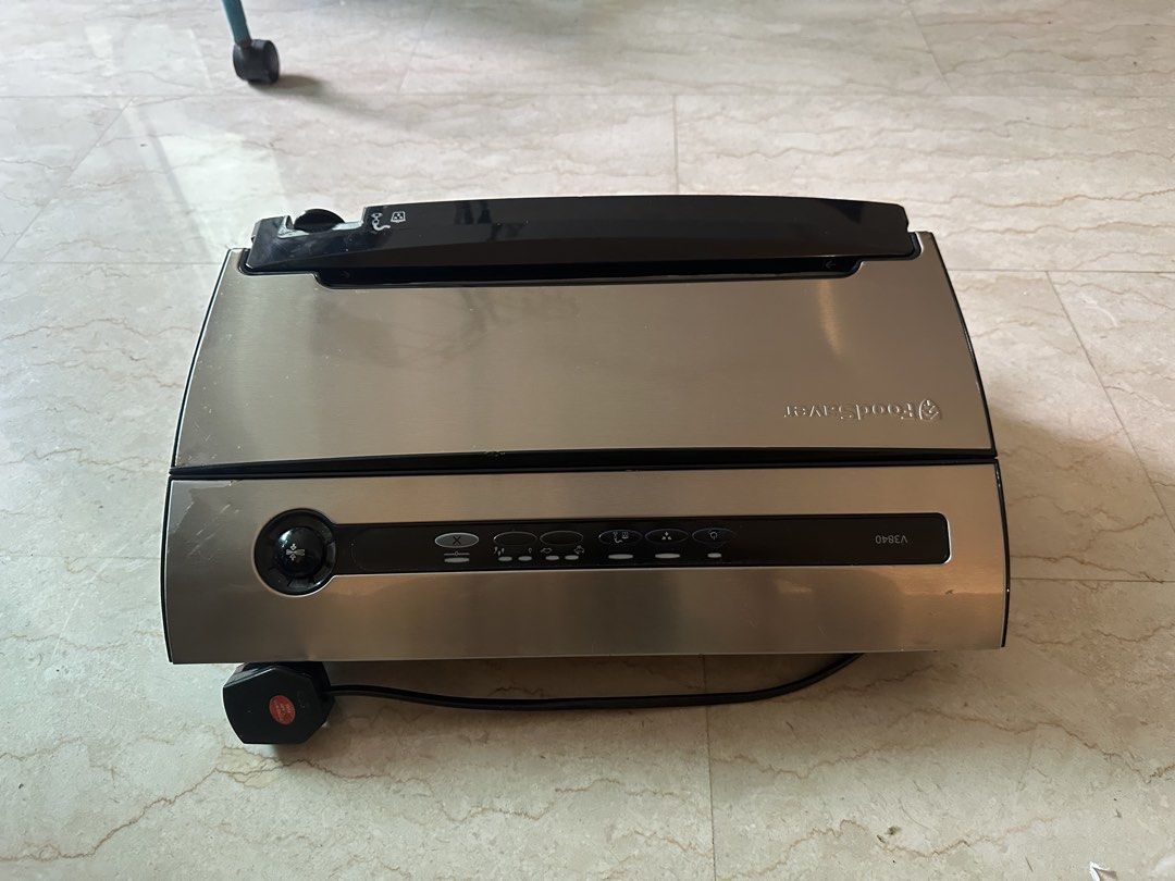 V3840 FoodSaver Vacuum Sealer