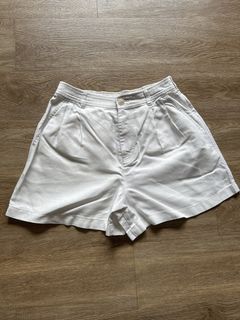 (Category: ) located in . Submitted by help_girl_clear_her_cupboard (Listing ID 1442570102, Image 1). Description: .
