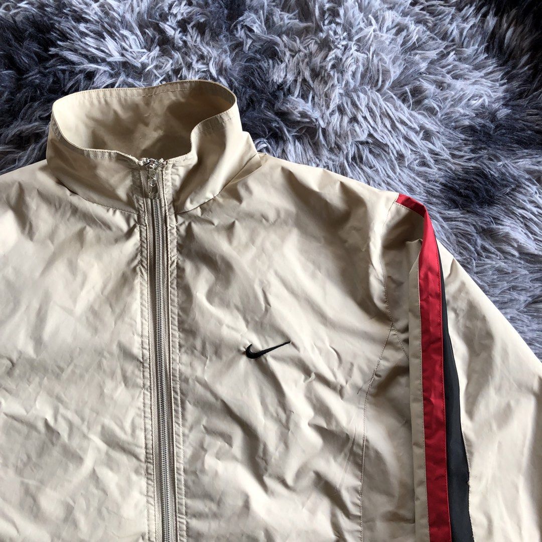 Y2k Elite Nike Track Jacket 2Line Windbreaker (Category: Coats, Jackets and Outerwear) located in Baao. Submitted by prettysixtythrift_17 (Listing ID 1442547265, Image 3). Description: Y2k Elite Nike Track Jacket 2Line Windbreaker ▪️Size: M ▪️Length: 27 ▪️Width: 21 ▪️Color Rate: 10/10 ▪️Condition: Excellent ▪️Issue: None Color may differ due to lighting MINE ₱ 1500 + sf Location: Baao Camarines Sur📍 .